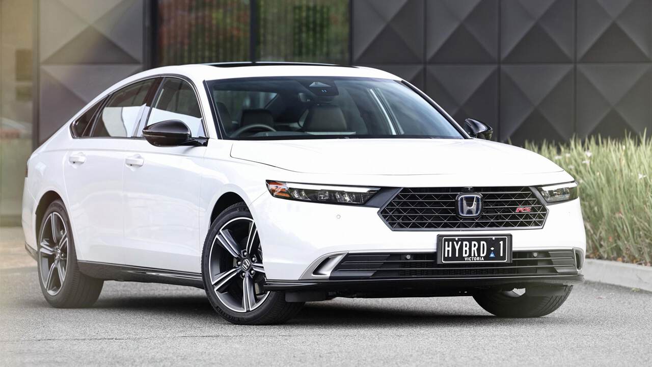 Best Cars for Long Routes in Pakistan 2025